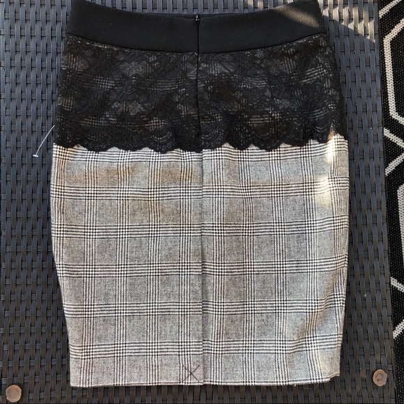 New never worn. Zara wool & lace pencil skirt - Picture 4 of 6